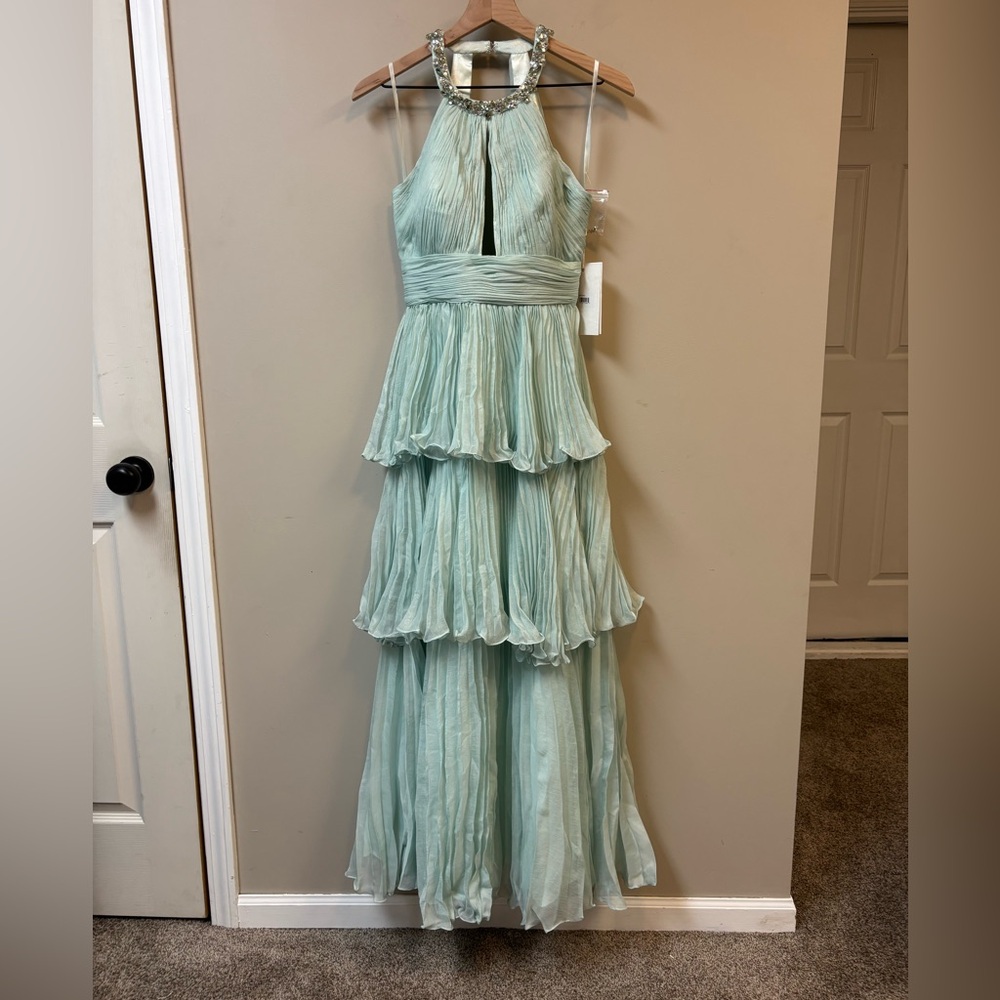 Mac Duggal Green High Neck Chiffon Tiered Gown with Cutout 49835 Mint sz 6 NWT - Picture 5 of 10